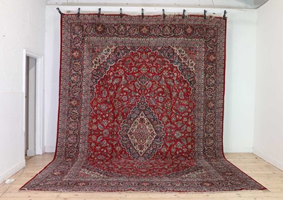 Lot 477 - A Kashan carpet
