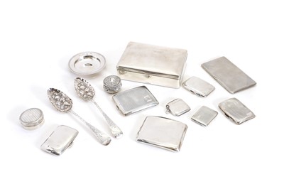 Lot 10 - A collection of silver items
