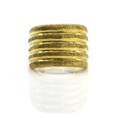 Lot 478 - An 18ct gold ring