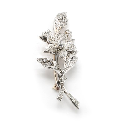 Lot 60 - A diamond floral spray brooch