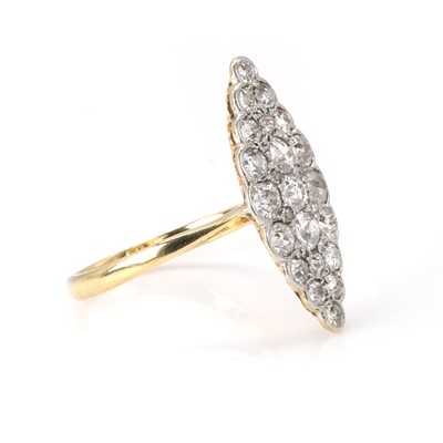 Lot 39 - An Edwardian diamond marquise-shaped cluster ring