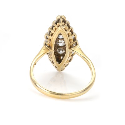 Lot 39 - An Edwardian diamond marquise-shaped cluster ring