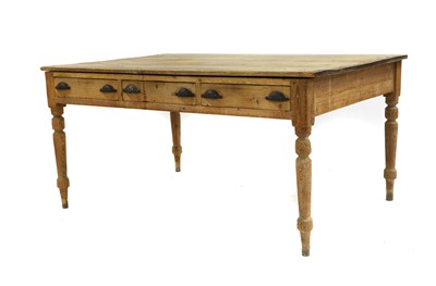 Lot 426 - A pine farmhouse table