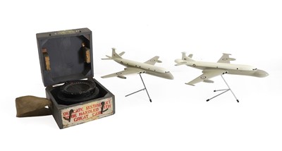 Lot 377 - A World War II RAF type P8 Compass