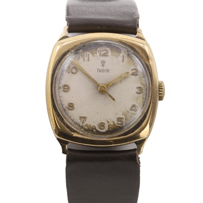 Lot 559 - A 9ct gold Tudor mechanical strap watch, c. 1950s