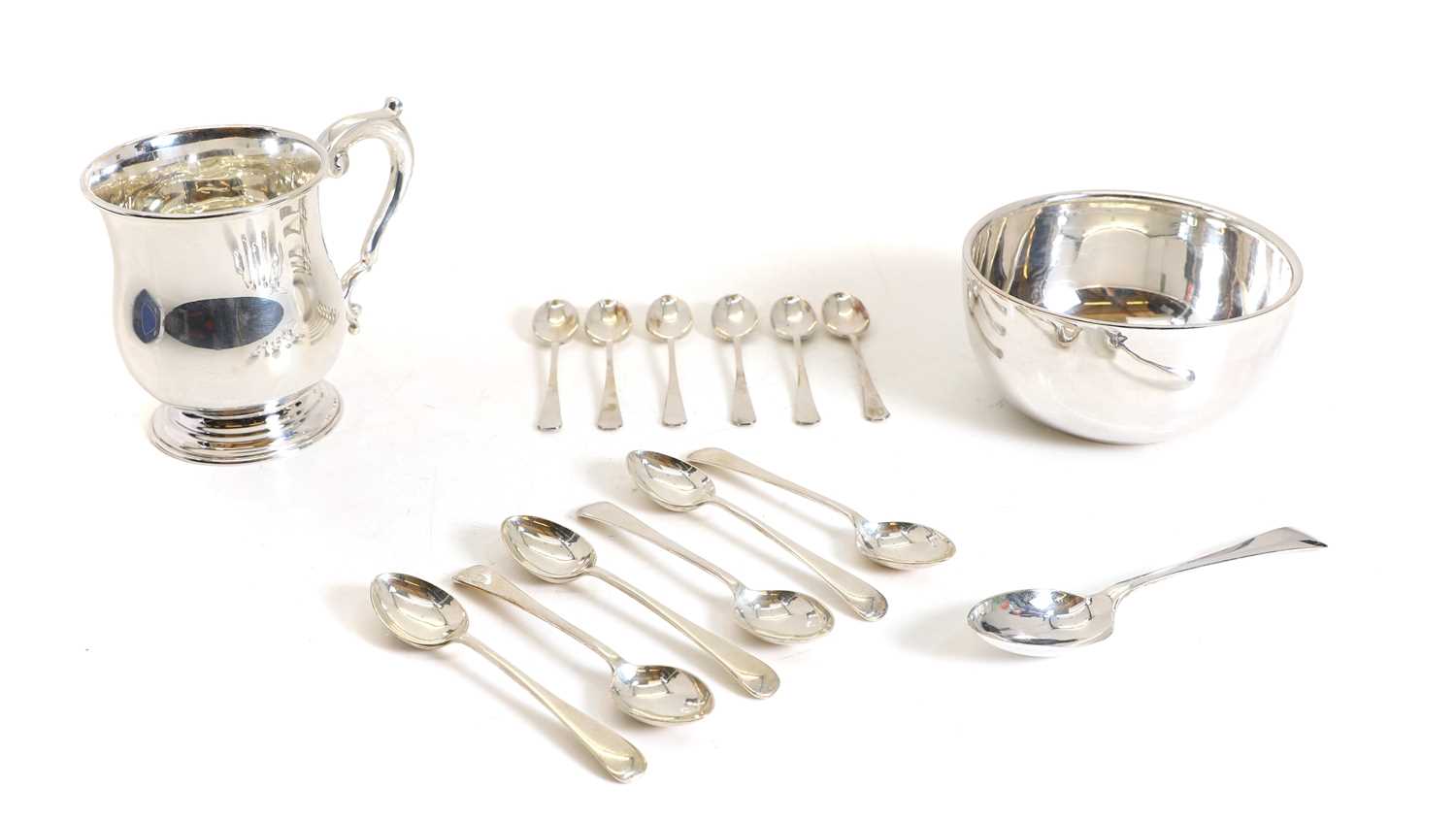 Lot 9 - A collection of silver items