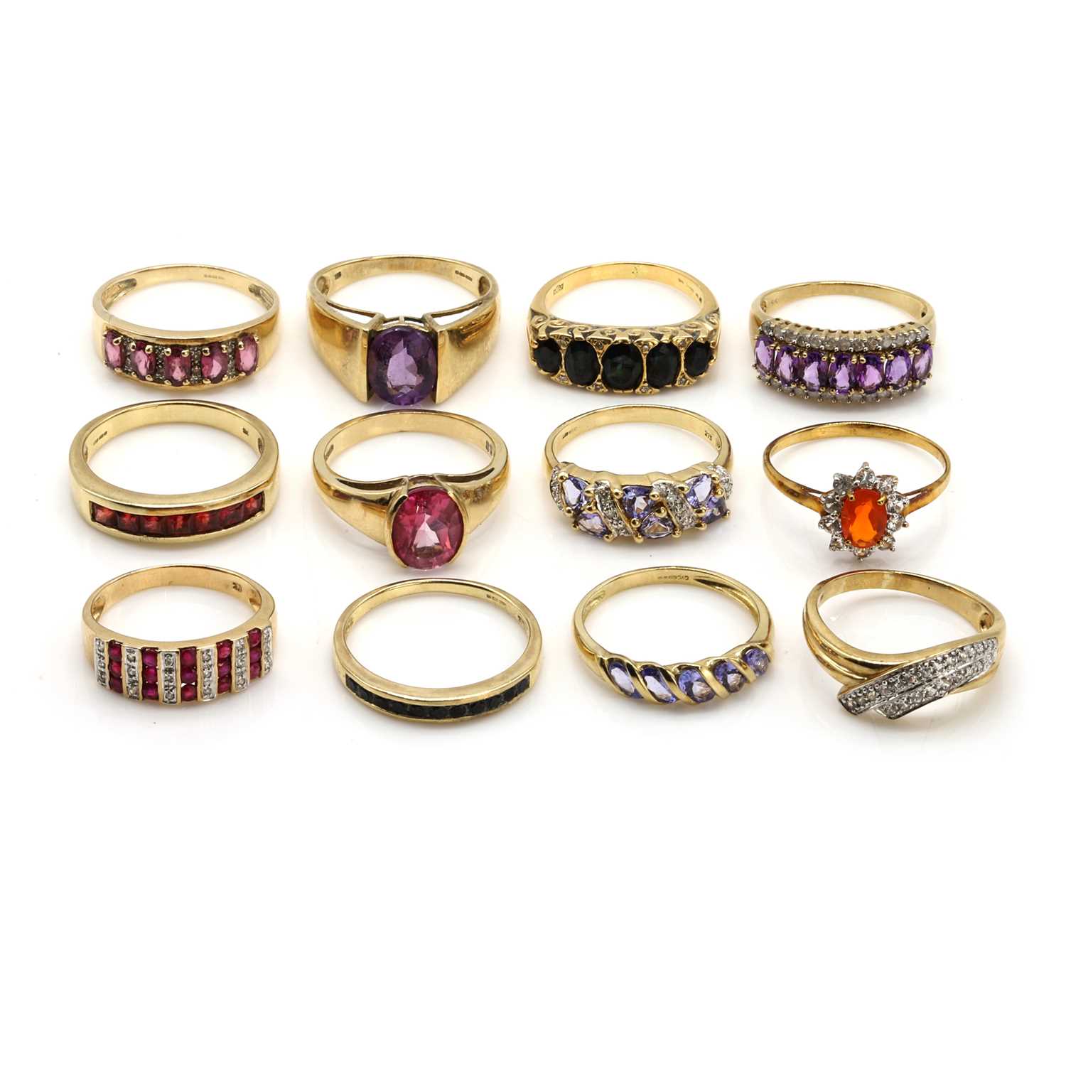 Lot 405 - A group of gold rings