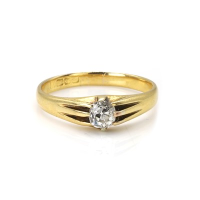 Lot 229 - An 18ct gold diamond solitaire ring