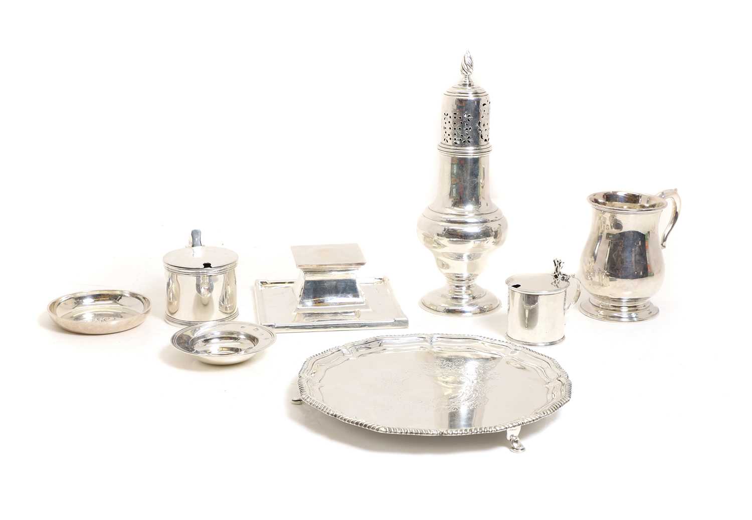 Lot 10 - A collection of silver items