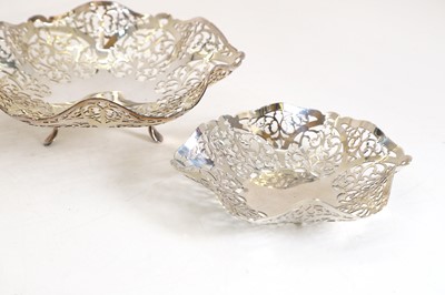 Lot 15 - A collection of silver items