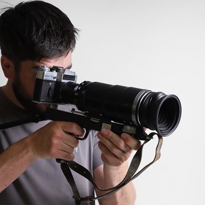 Lot 258 - A Soviet Photosniper Zenit ES Spy 'gun' camera