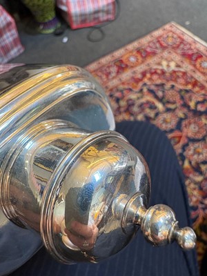 Lot 8 - A George II silver tea caddy