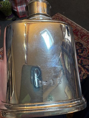 Lot 8 - A George II silver tea caddy