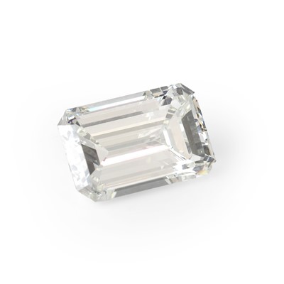 Lot 251 - An unmounted emerald cut diamond