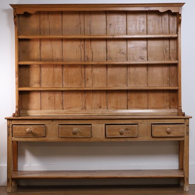 Lot 407 - A Victorian pine dresser