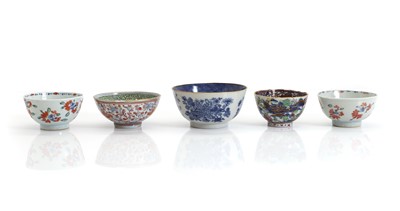Lot 63 - Five Chinese porcelain bowls
