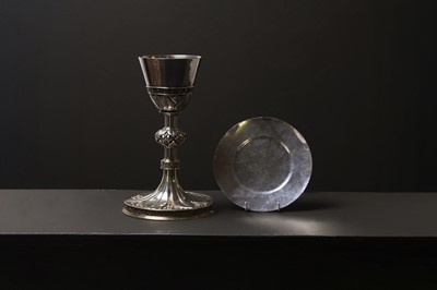 Lot 307 - A silver chalice and paten