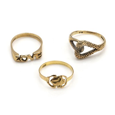 Lot 350 - A group of three gold rings