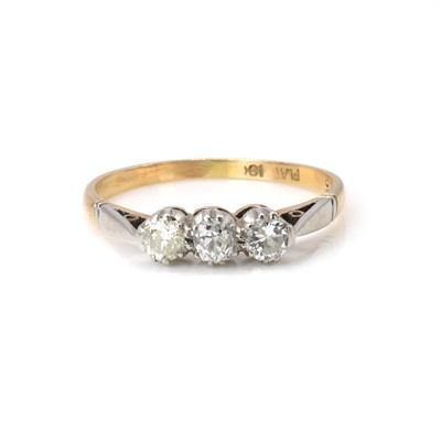 Lot 98 - A diamond three stone ring