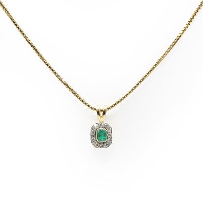 Lot 176 - An emerald and diamond pendant