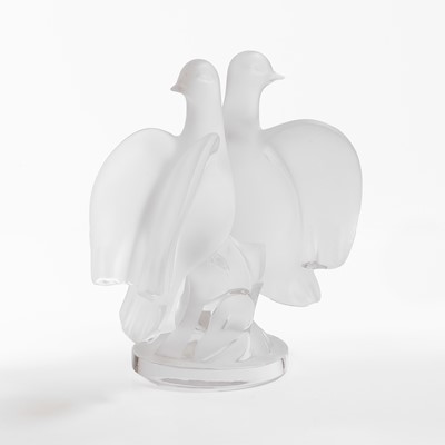 Lot 109 - A Lalique 'Ariane Doves' glass figure
