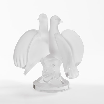 Lot 109 - A Lalique 'Ariane Doves' glass figure