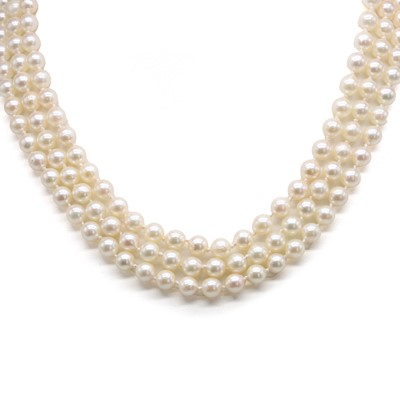 Lot 200 - A three row cultured pearl necklace