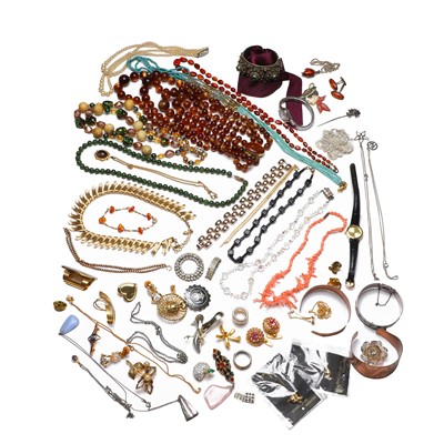 Lot 257 - A collection of gold, silver and costume jewellery