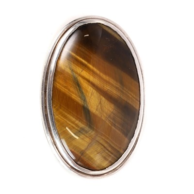 Lot 167 - A silver and tiger's eye pendant