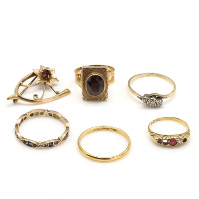 Lot 402 - A group of gold jewellery