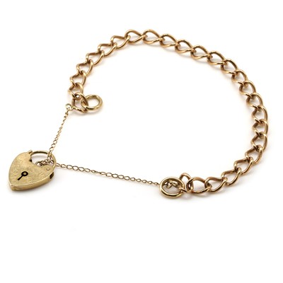 Lot 495 - A 9ct gold curb link bracelet