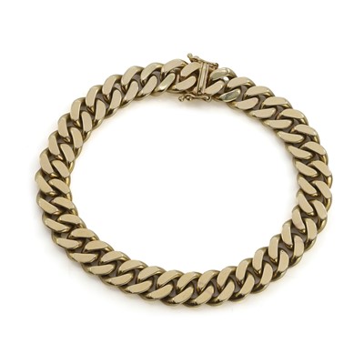 Lot 505 - A 9ct curb link bracelet