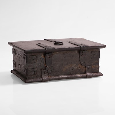 Lot 48 - An antique box of oddities