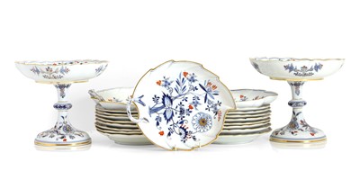 Lot 157 - A collection of Meissen 'Royal Bunt' pattern porcelain