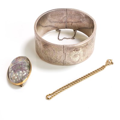 Lot 420 - A group of gold and silver jewellery