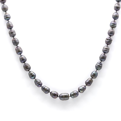Lot 198 - A single row circle pearl necklace