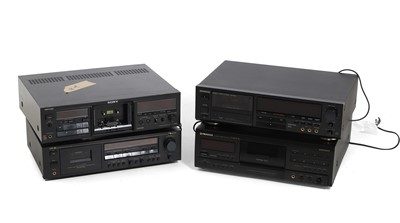 Lot 265 - A Nakamichi CR/4E cassette deck