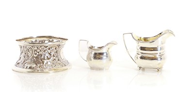 Lot 9 - An Irish silver potato ring