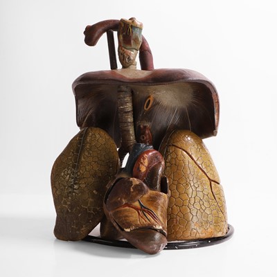 Lot 365 - A medical human respiratory model