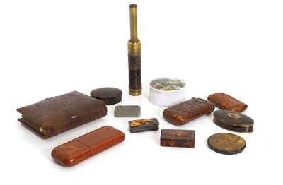 Lot 247 - A Victorian tortoiseshell snuff box