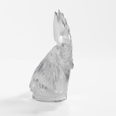 Lot 106 - A Lalique 'Tête de Coq' glass car mascot