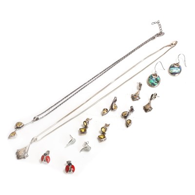 Lot 429 - A small group of silver jewellery