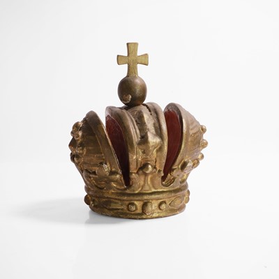Lot 119 - A polychrome gilt crown