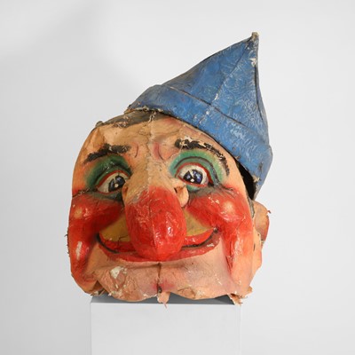 Lot 74 - A large papier mâché head