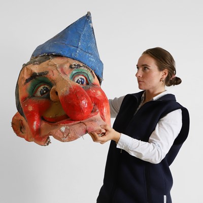 Lot 74 - A large papier mâché head