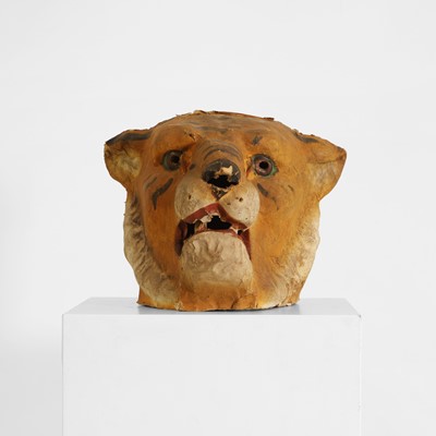 Lot 76 - A papier mâché tiger's head
