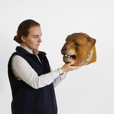 Lot 76 - A papier mâché tiger's head