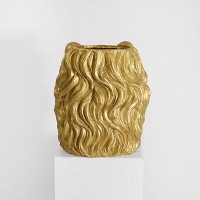 Lot 103 - A gilt fairground lion head