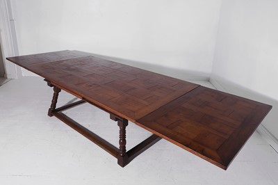 Lot 349 - An oak draw leaf table