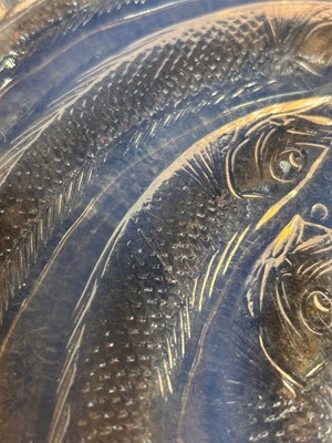 Lot 156 - A Lalique 'Poissons' opalescent glass dish